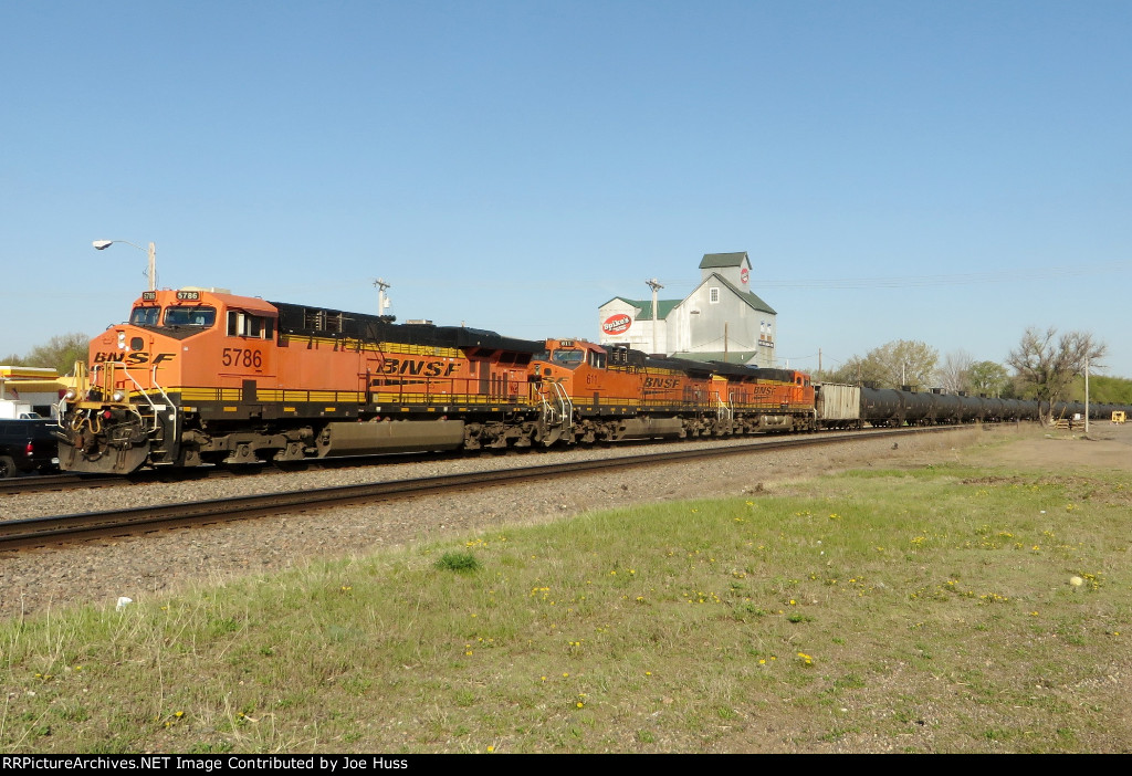 BNSF 5786 East